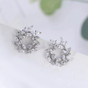 SPARKLING GENUINE SILVER WREATH CLUSTERS